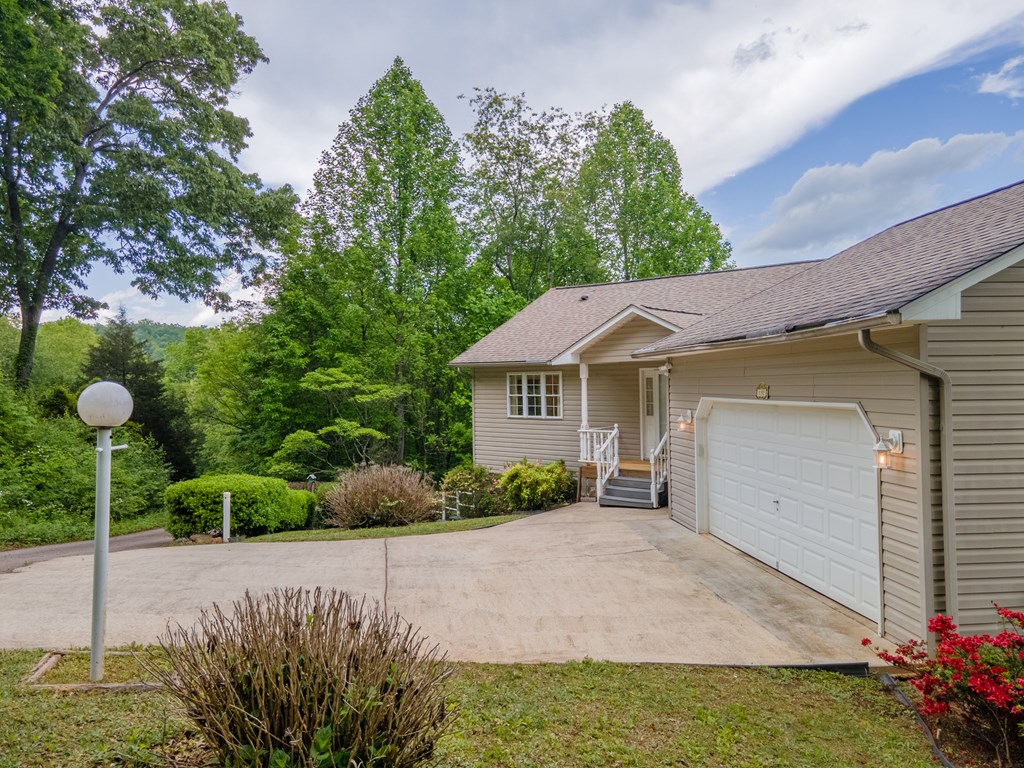 132 Mountain Circle