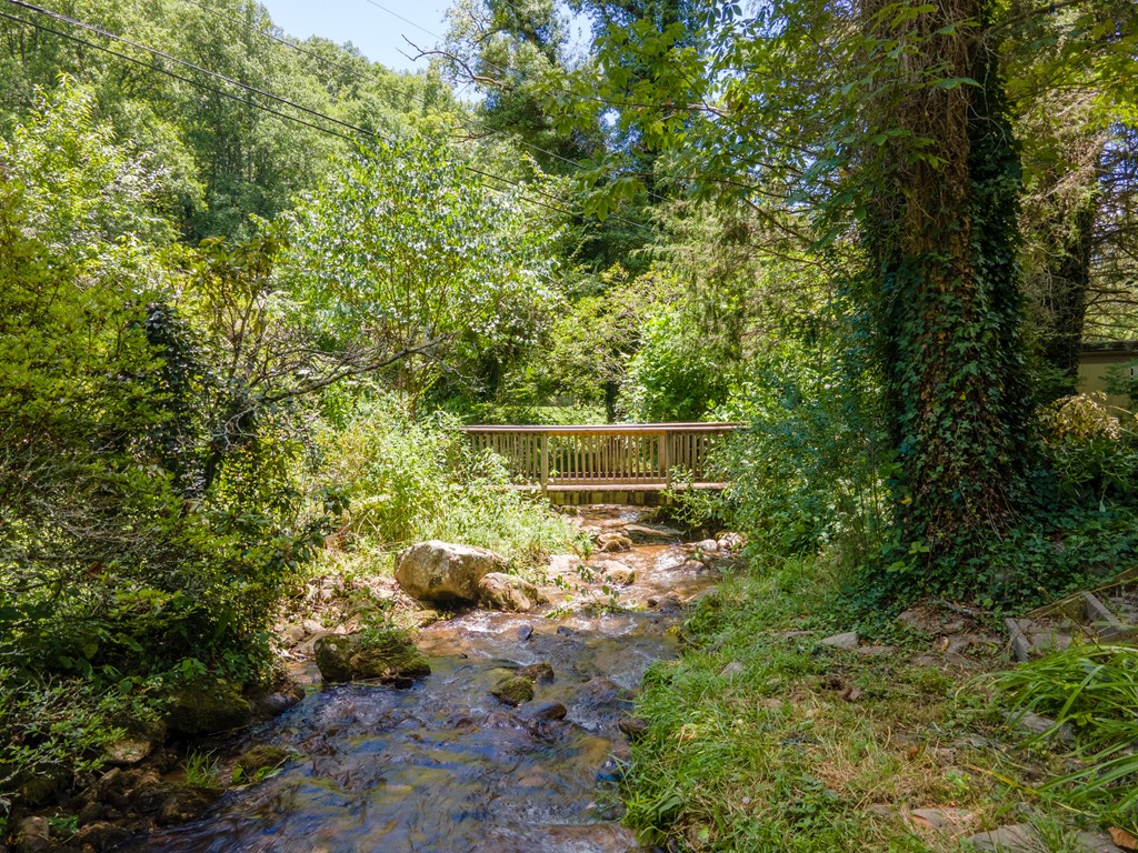 26 Red Bridge Lane