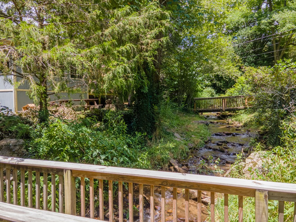 26 Red Bridge Lane