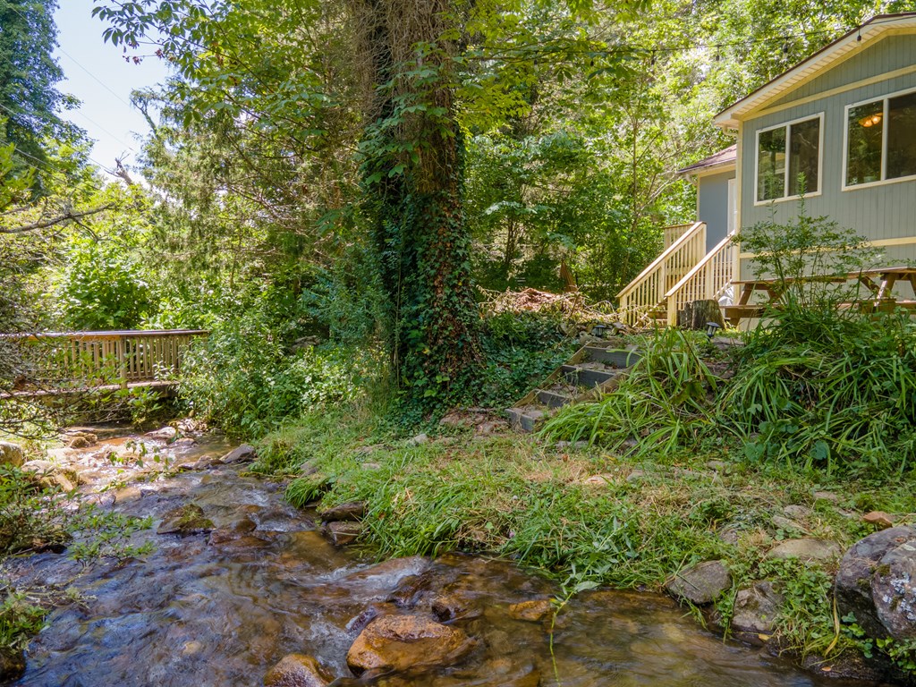 26 Red Bridge Lane