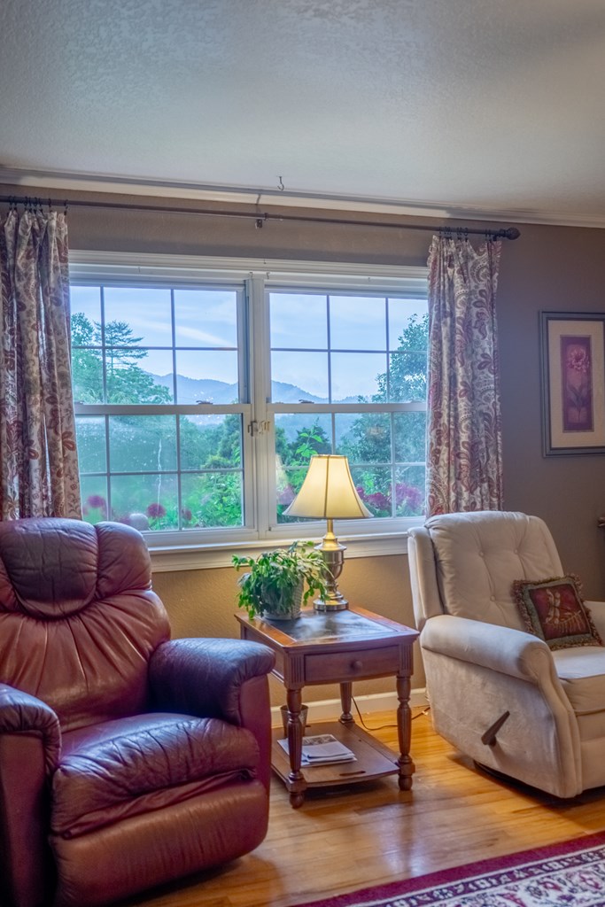 104 Cedar Hills Dr