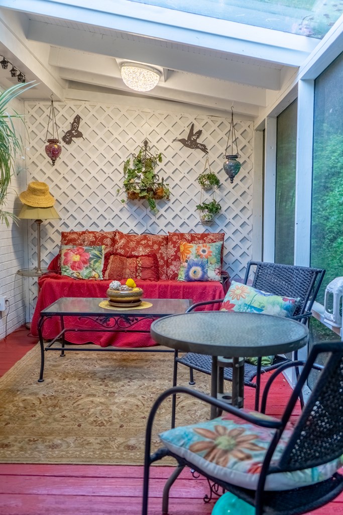 104 Cedar Hills Dr