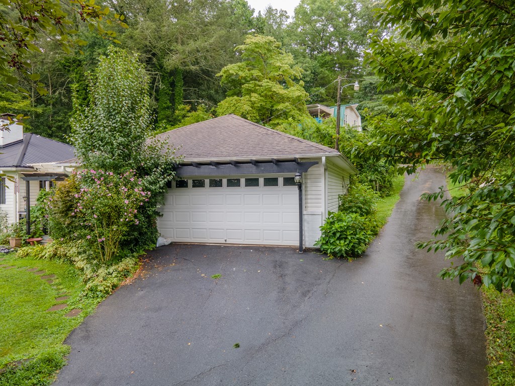104 Cedar Hills Dr