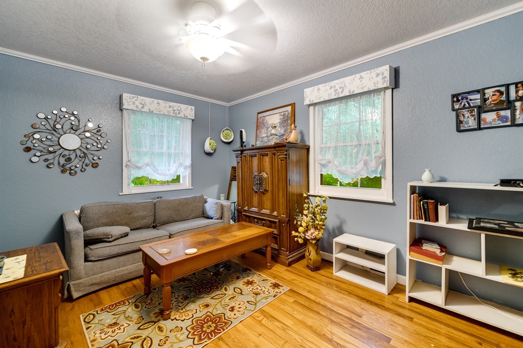 104 Cedar Hills Dr