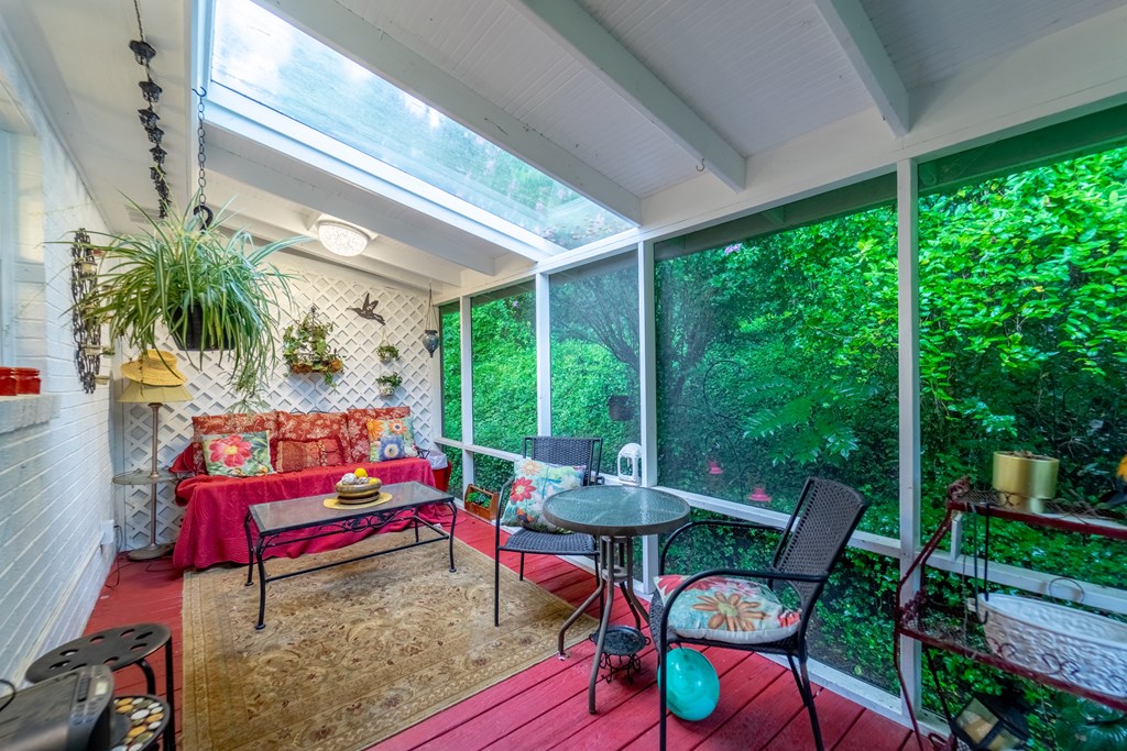 104 Cedar Hills Dr