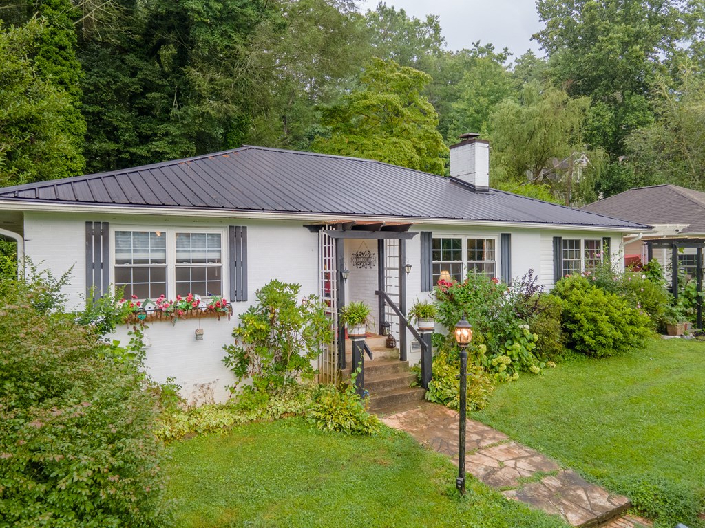 104 Cedar Hills Dr