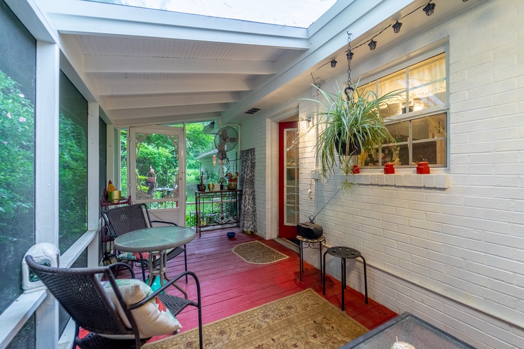 104 Cedar Hills Dr