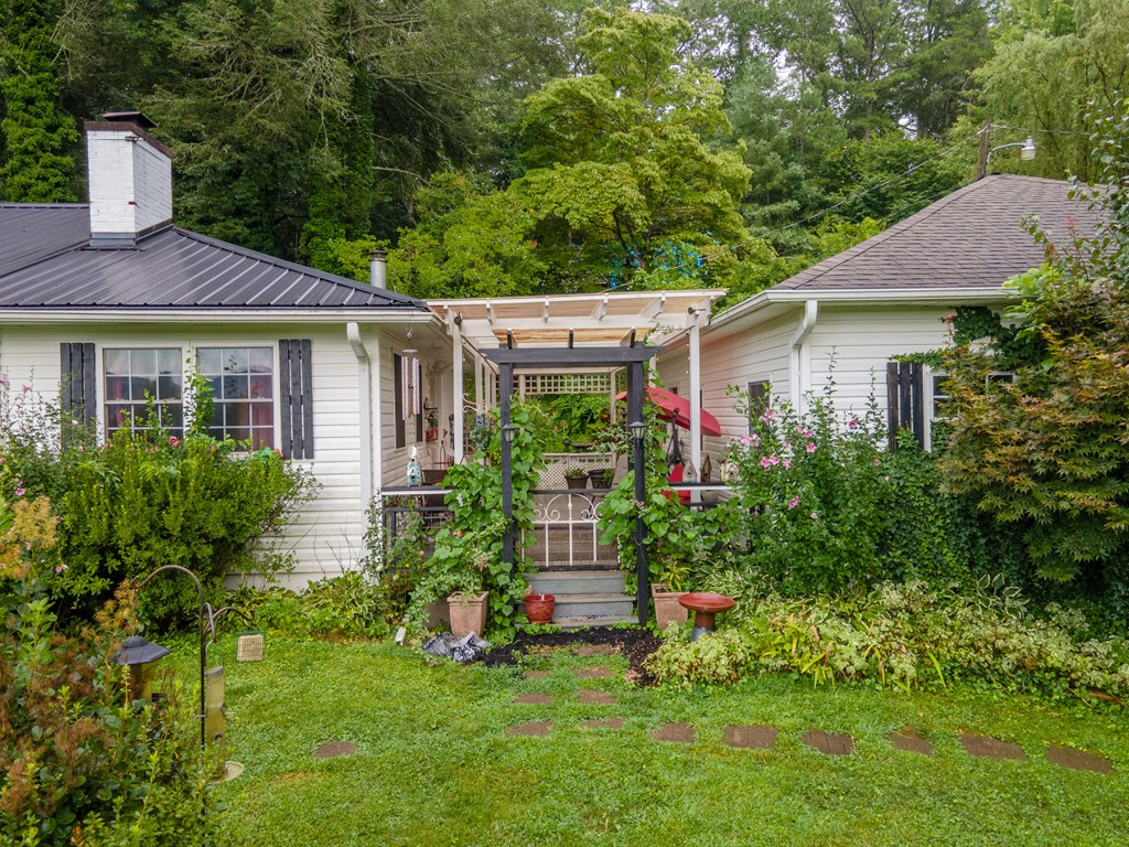 104 Cedar Hills Dr
