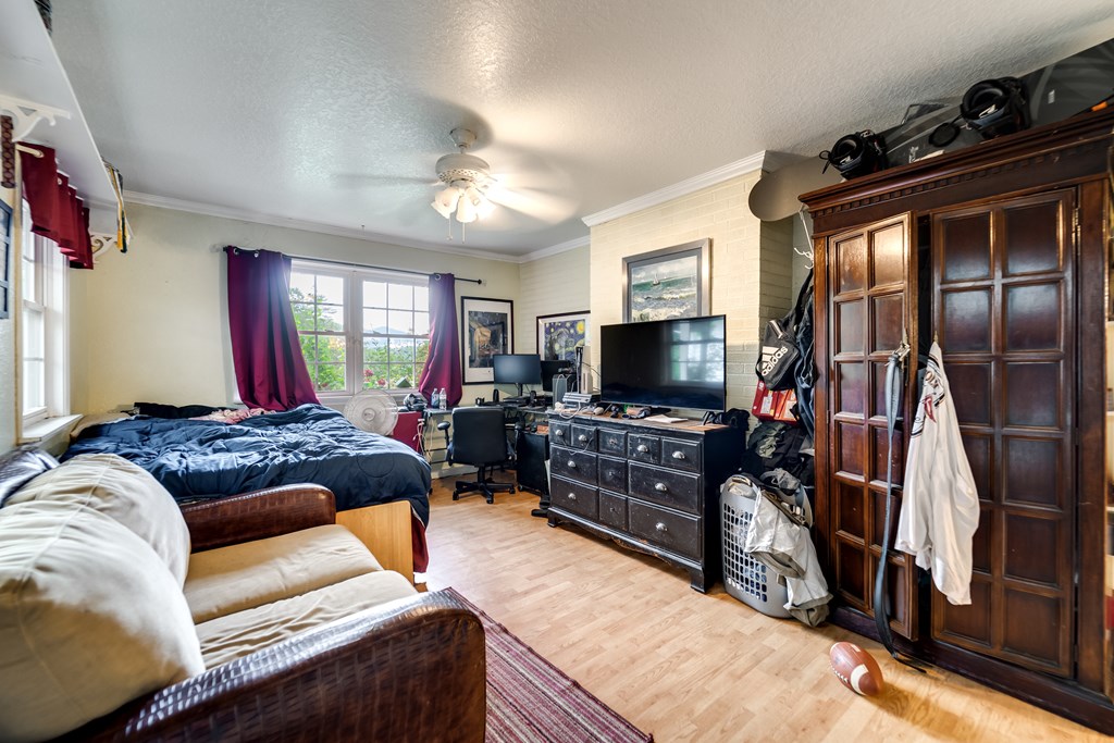 104 Cedar Hills Dr