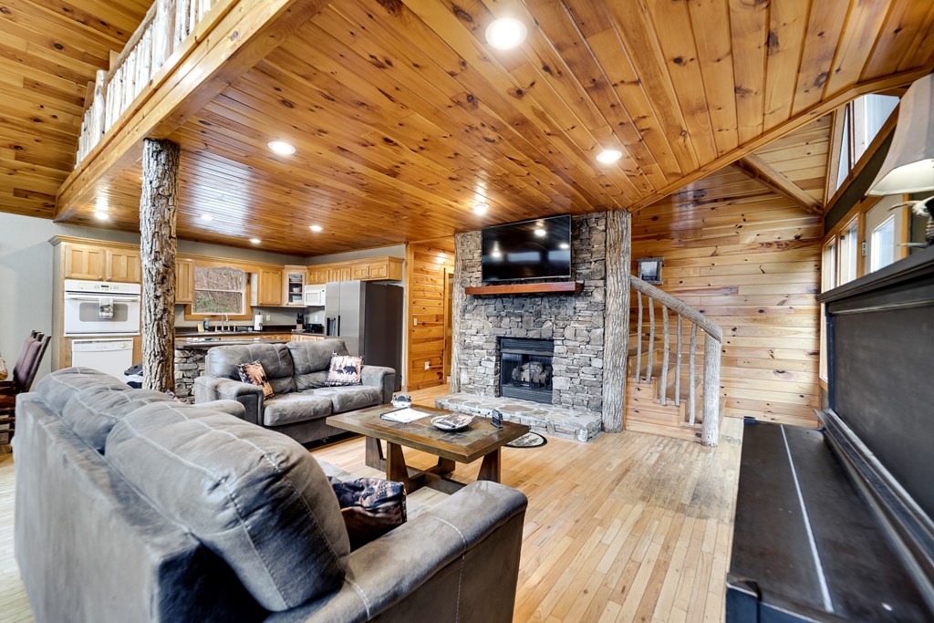 264 Little Laurel Creek Road