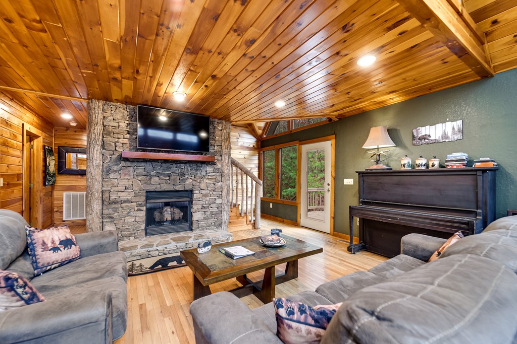 264 Little Laurel Creek Road