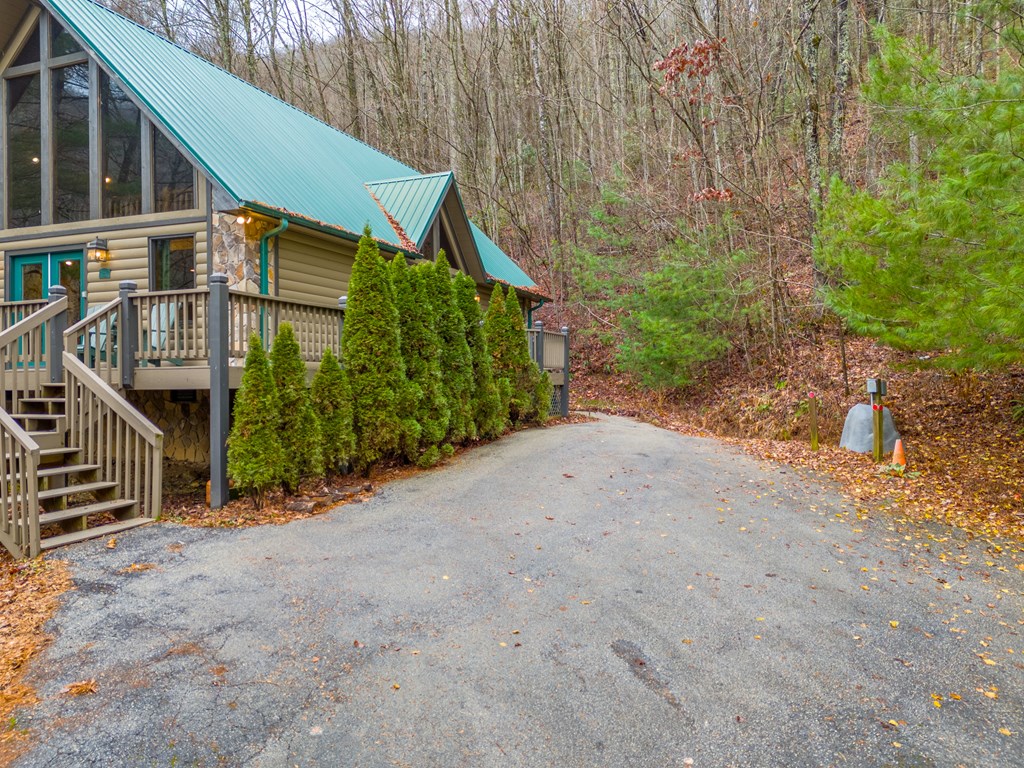 264 Little Laurel Creek Road