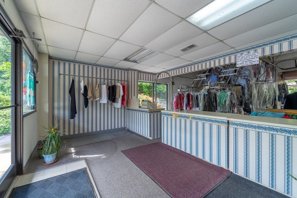 437 E Main St