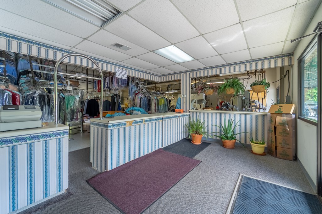 437 E Main St