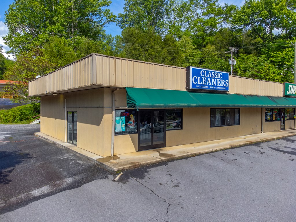 437 E Main St