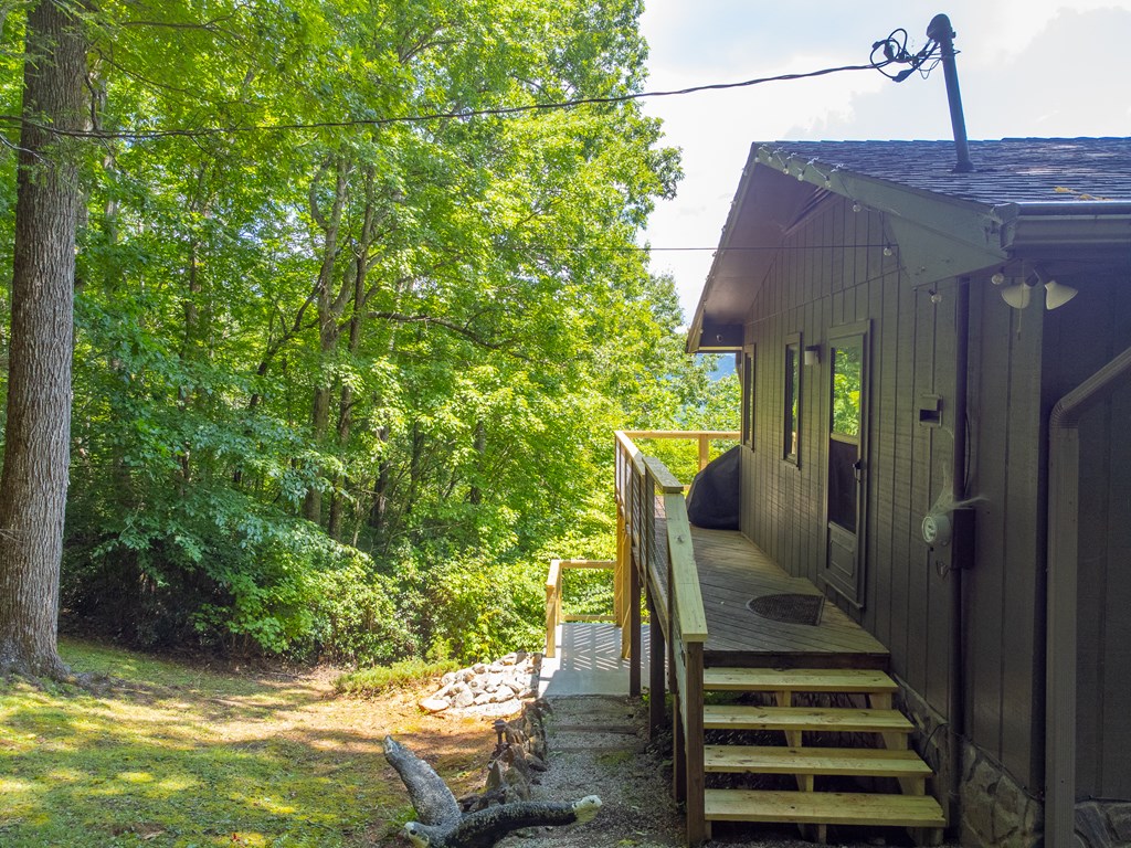 610 Summit Rd