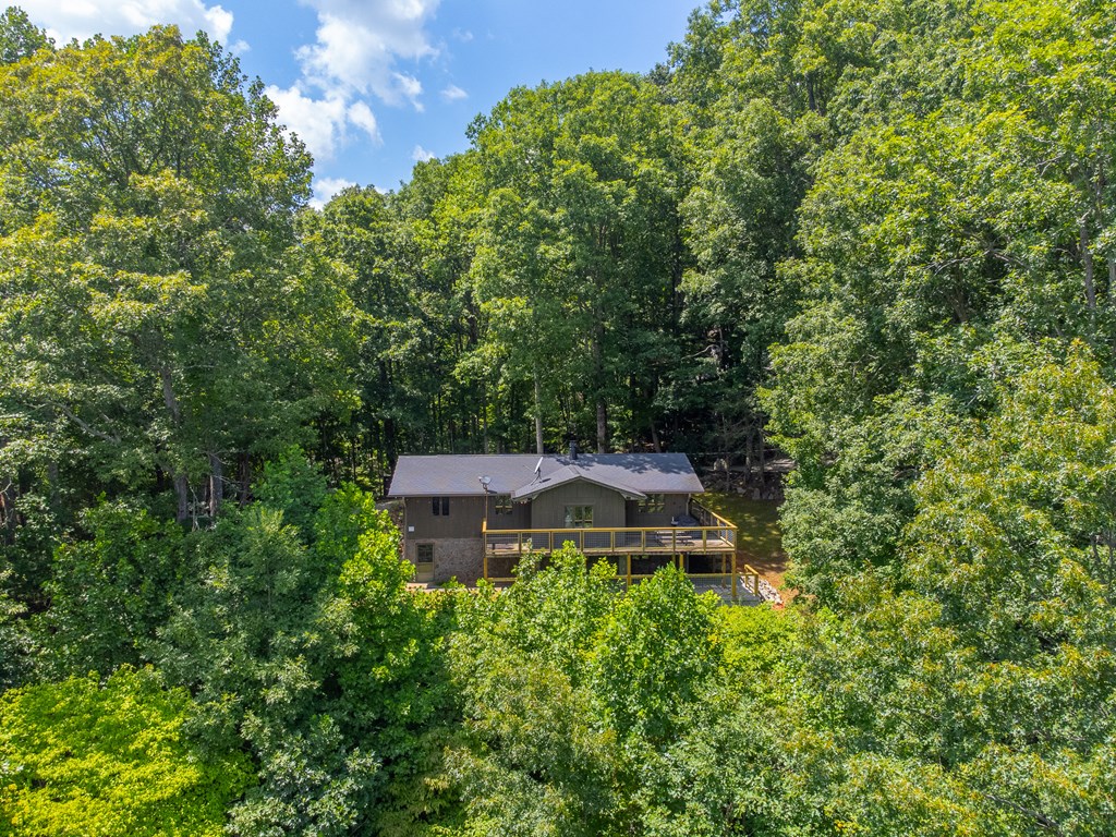 610 Summit Rd