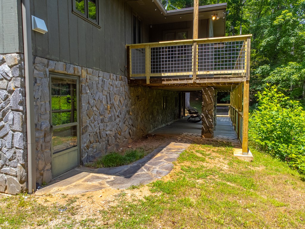 610 Summit Rd