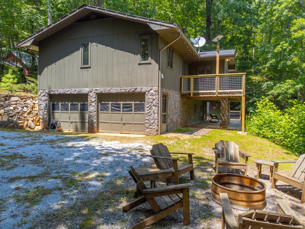 610 Summit Rd