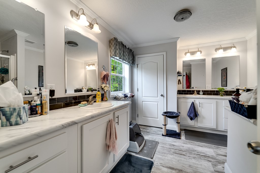 206 Red Rile Trail