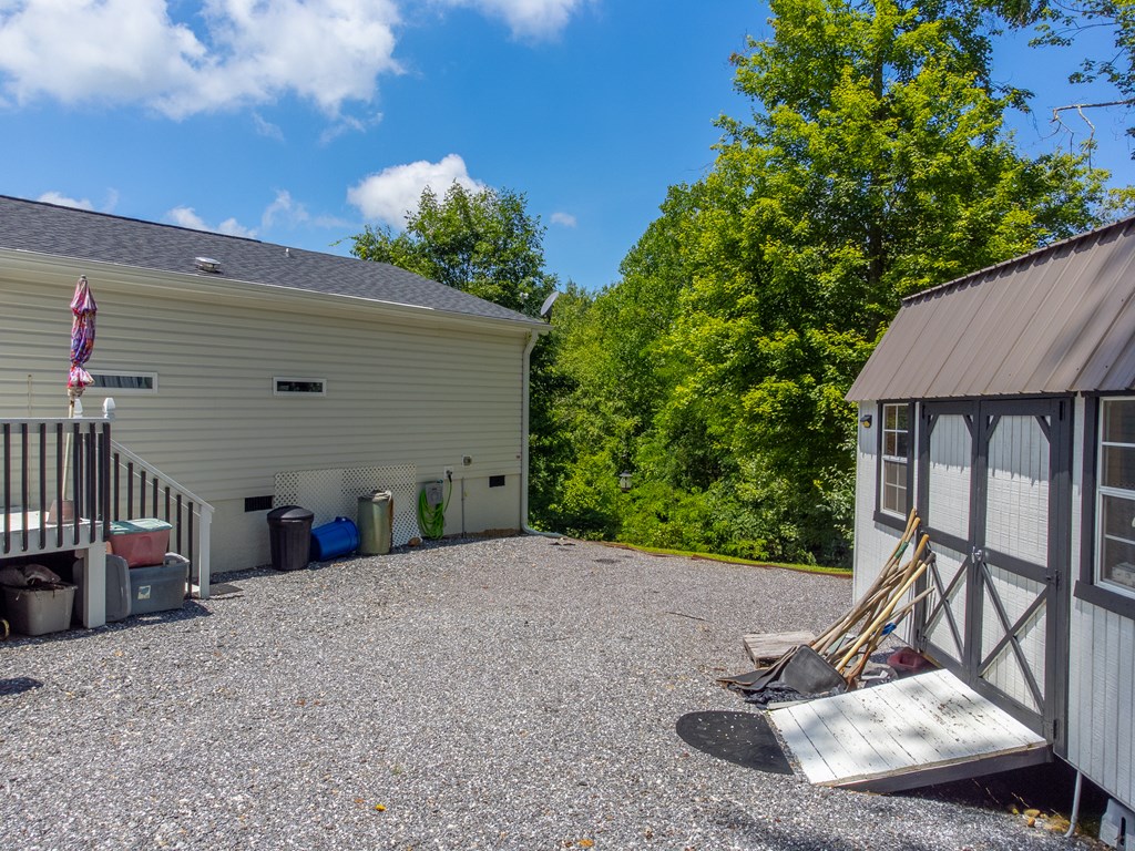 206 Red Rile Trail