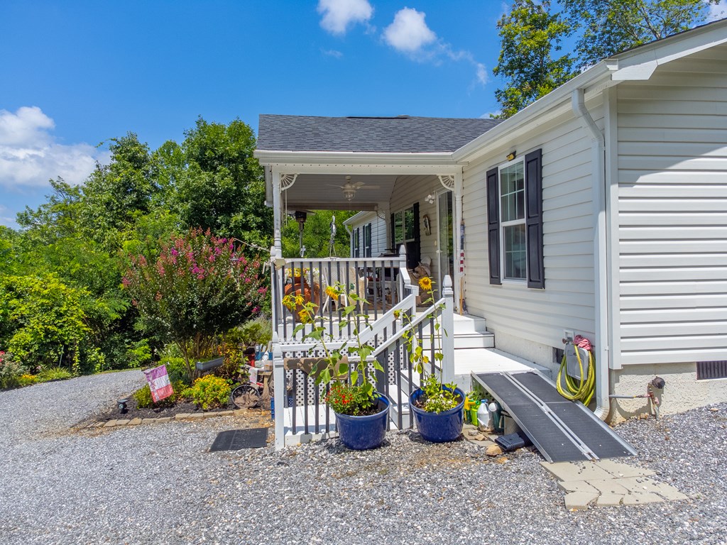206 Red Rile Trail