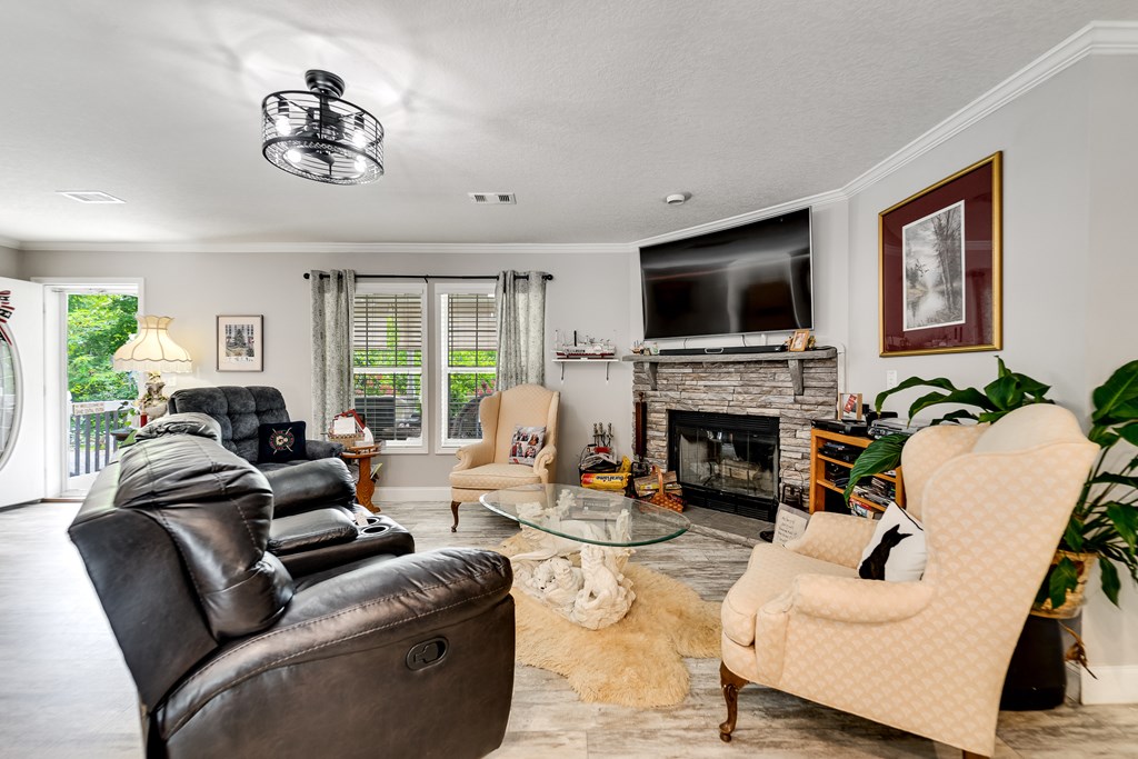 206 Red Rile Trail