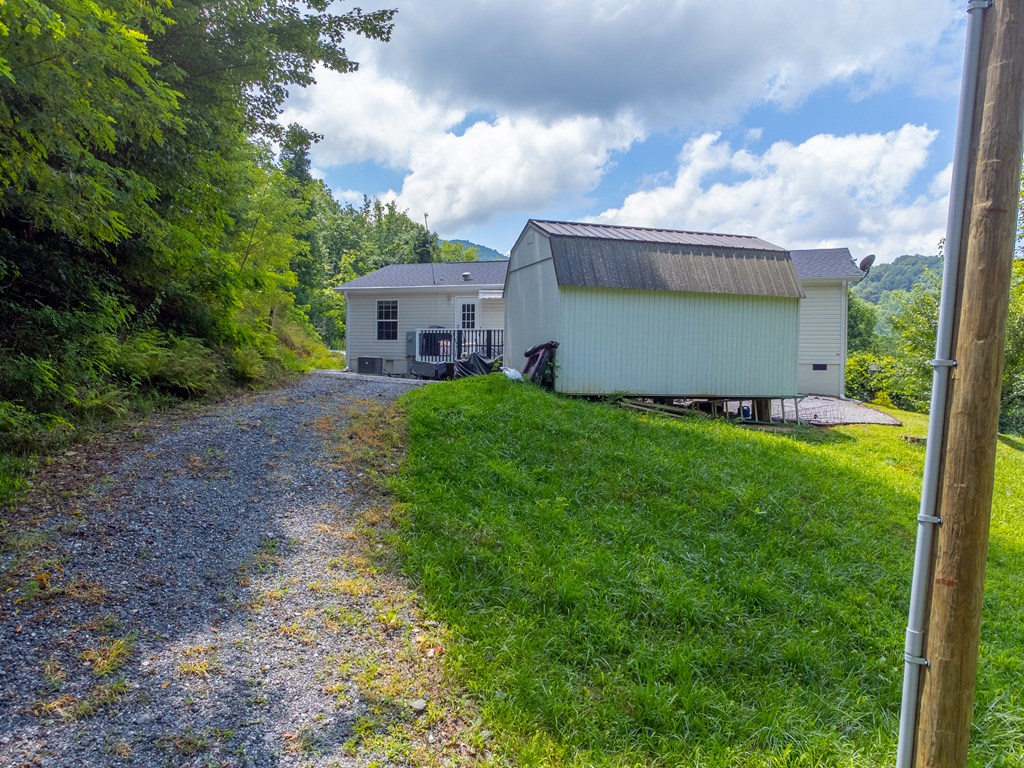206 Red Rile Trail