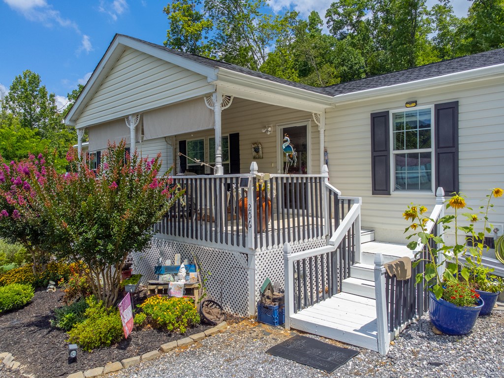206 Red Rile Trail