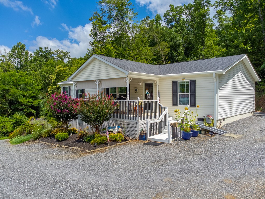 206 Red Rile Trail