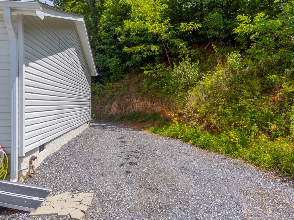 206 Red Rile Trail
