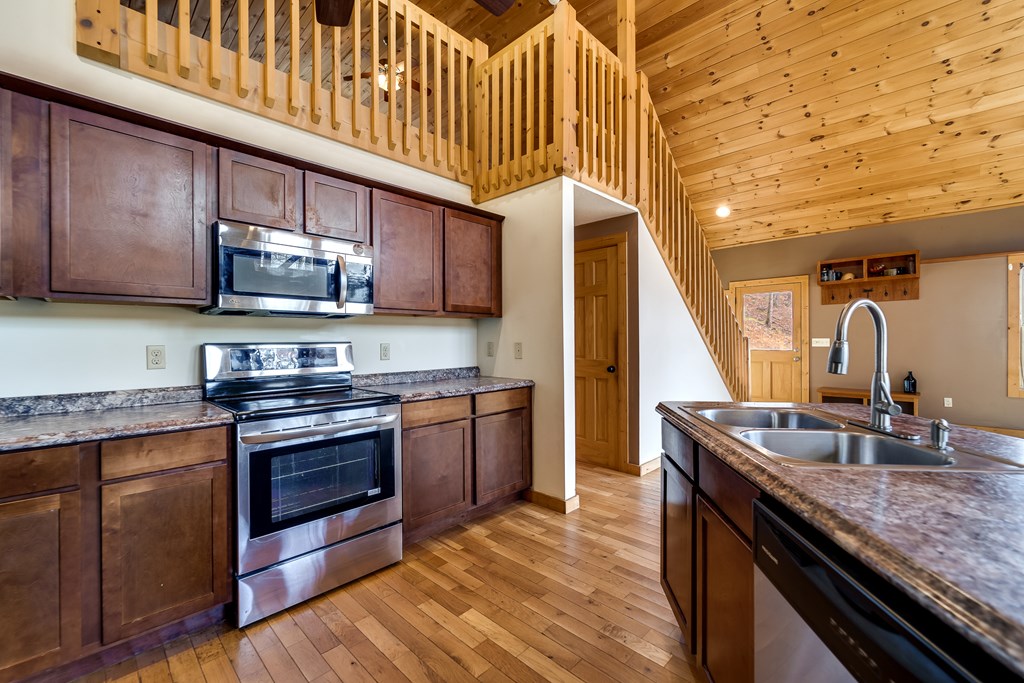 708 Thornhill Dr