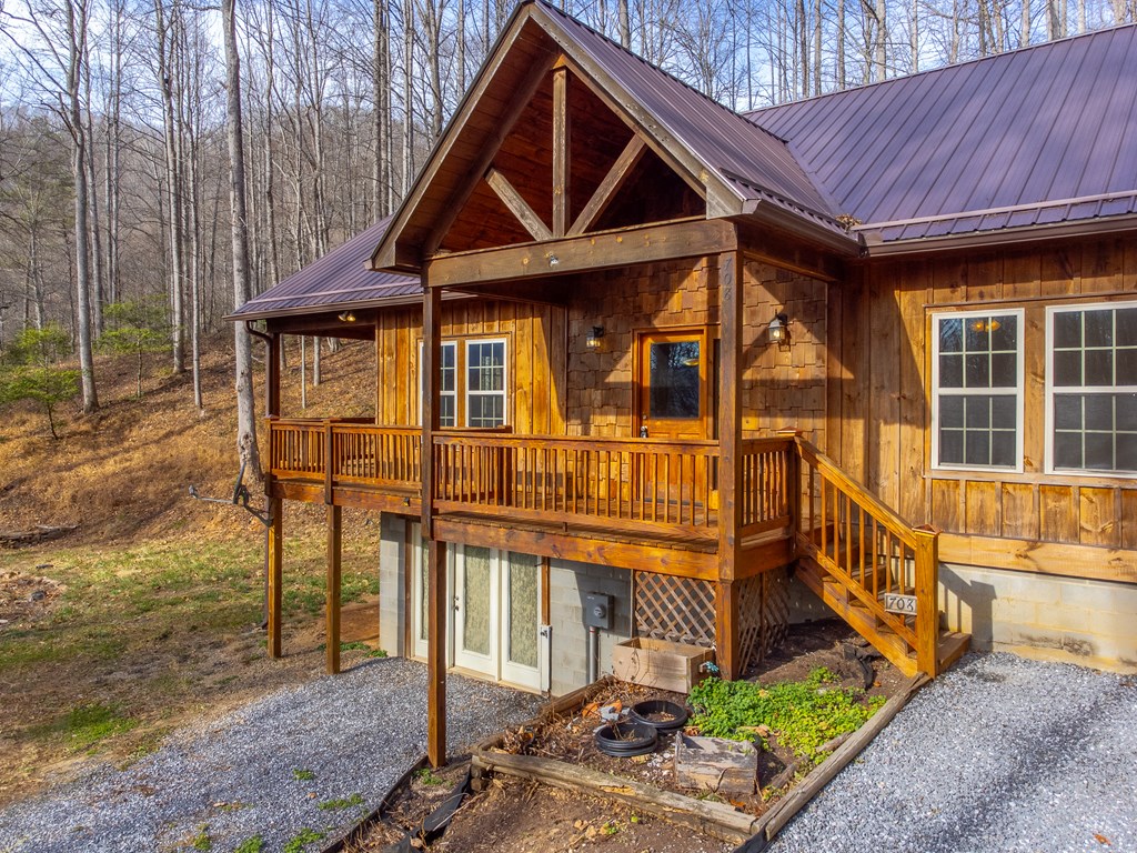708 Thornhill Dr