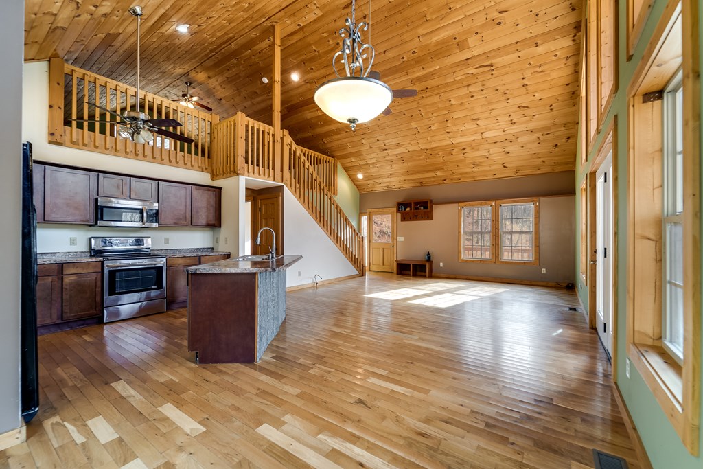 708 Thornhill Dr