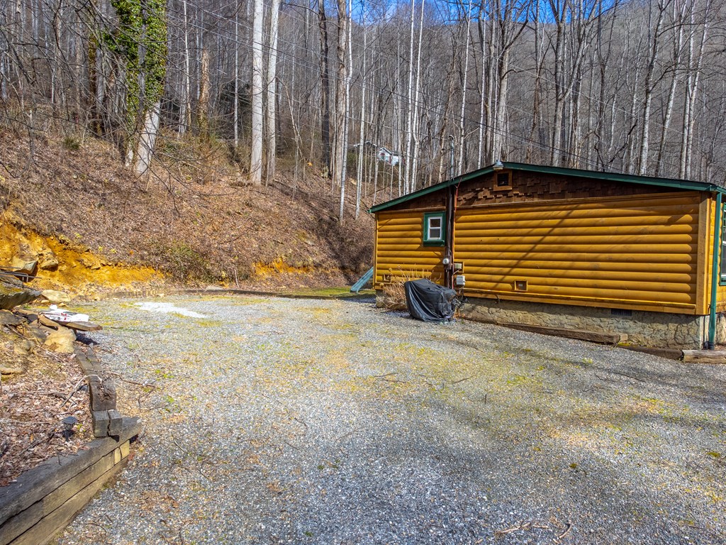 1668 Buff Creek Road