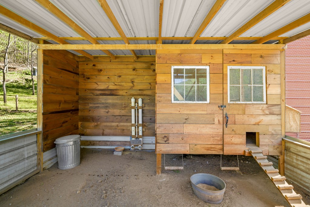 1813 Cedar Creek Farms Road