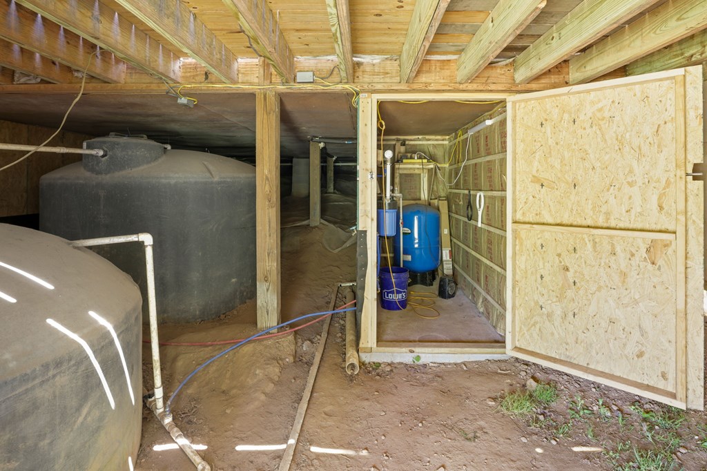 1813 Cedar Creek Farms Road