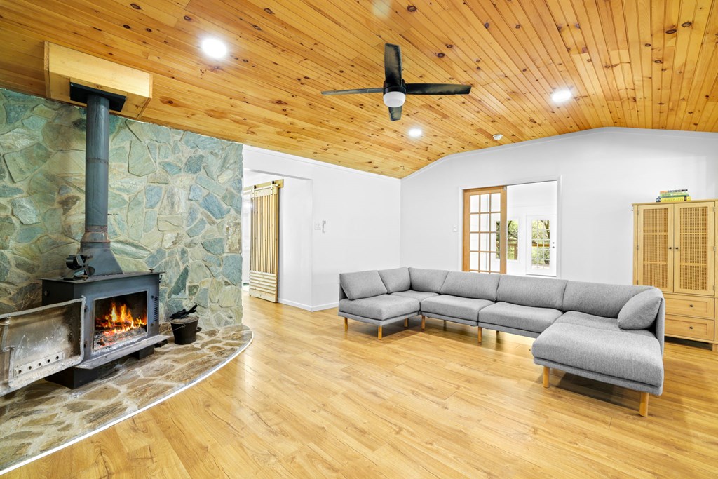 1813 Cedar Creek Farms Road