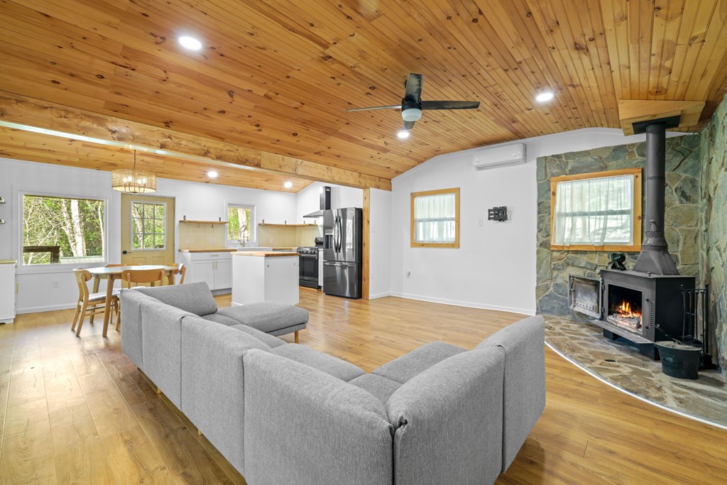 1813 Cedar Creek Farms Road