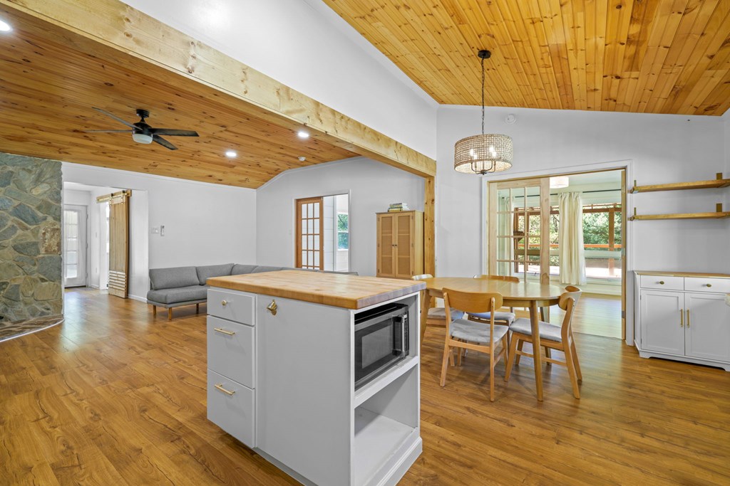 1813 Cedar Creek Farms Road