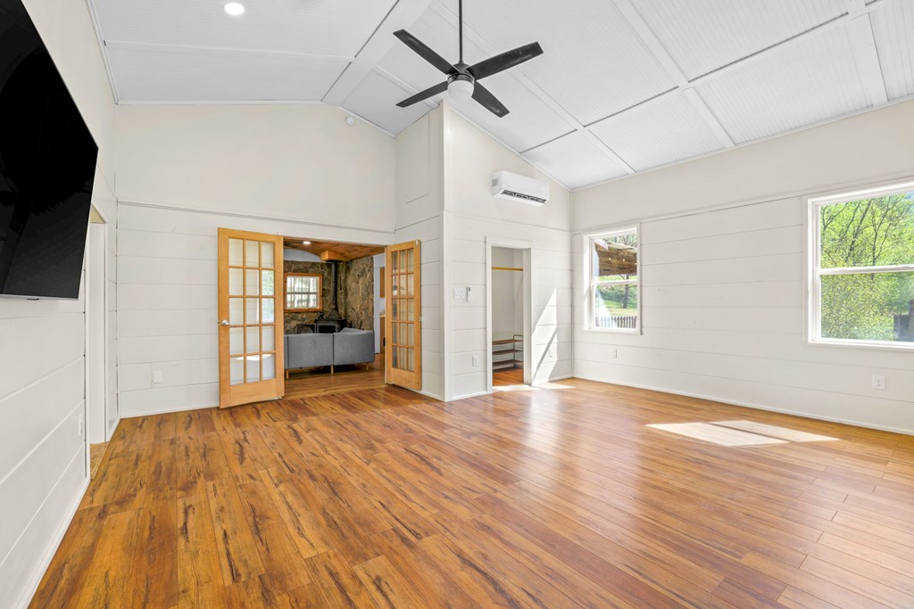 1813 Cedar Creek Farms Road