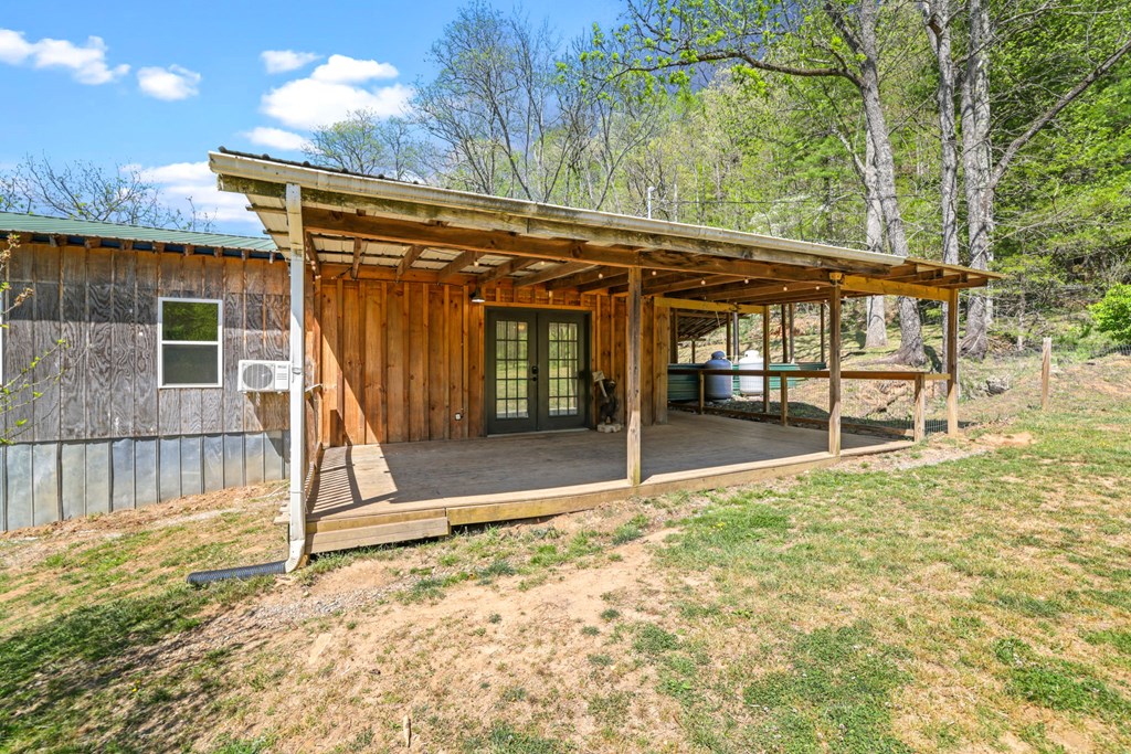 1813 Cedar Creek Farms Road