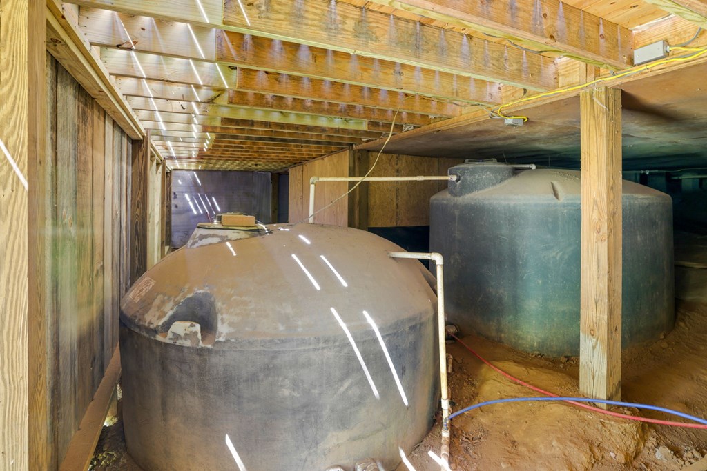 1813 Cedar Creek Farms Road