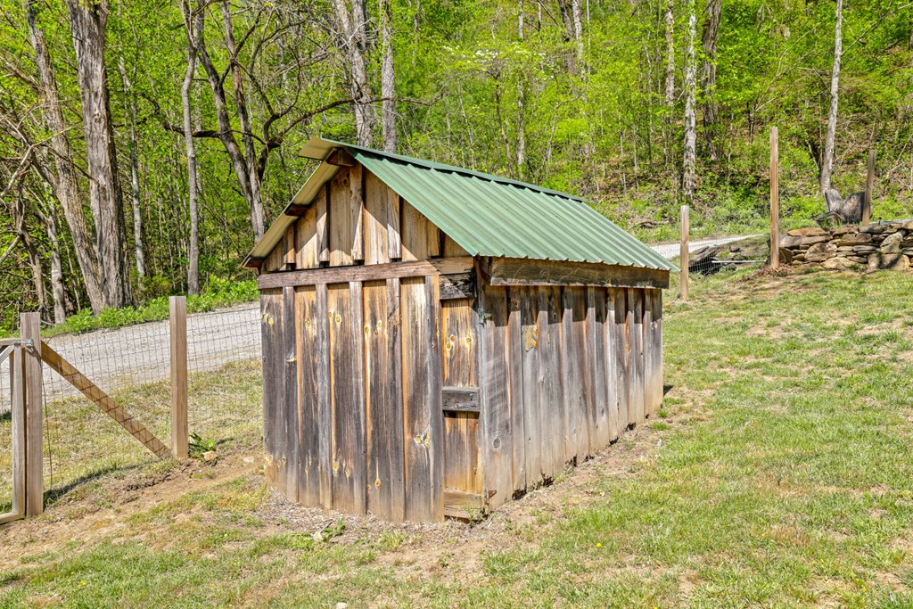 1813 Cedar Creek Farms Road