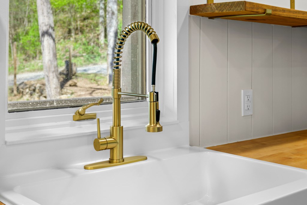 1813 Cedar Creek Farms Road