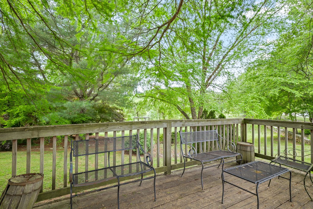 24 Jean Holt Road
