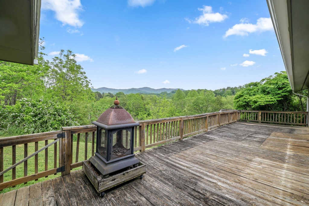 24 Jean Holt Road