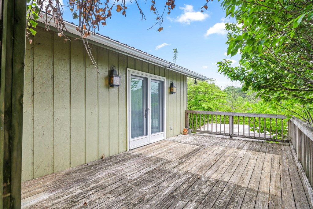 24 Jean Holt Road