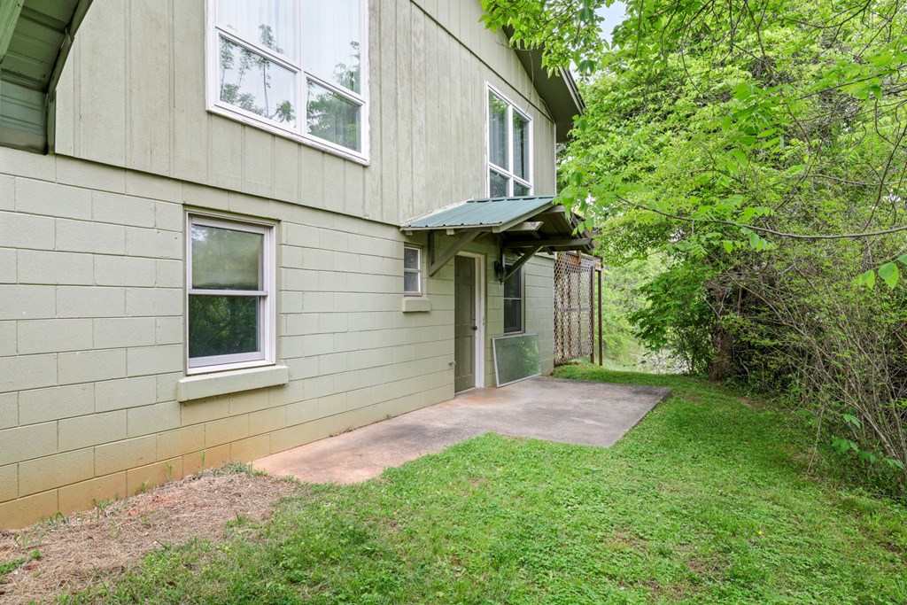 24 Jean Holt Road