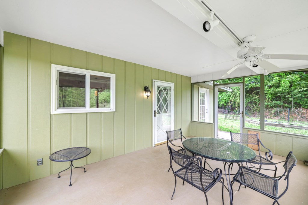 24 Jean Holt Road